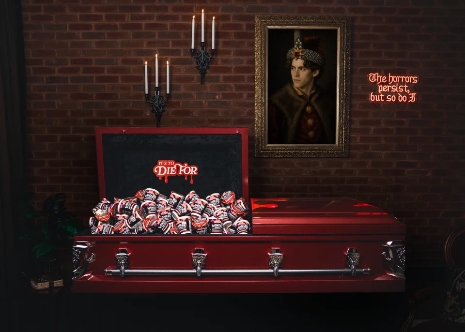 Cup Noodles Vampire Titan Casket